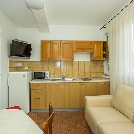 Apartments Nada Palit Kültér fotó