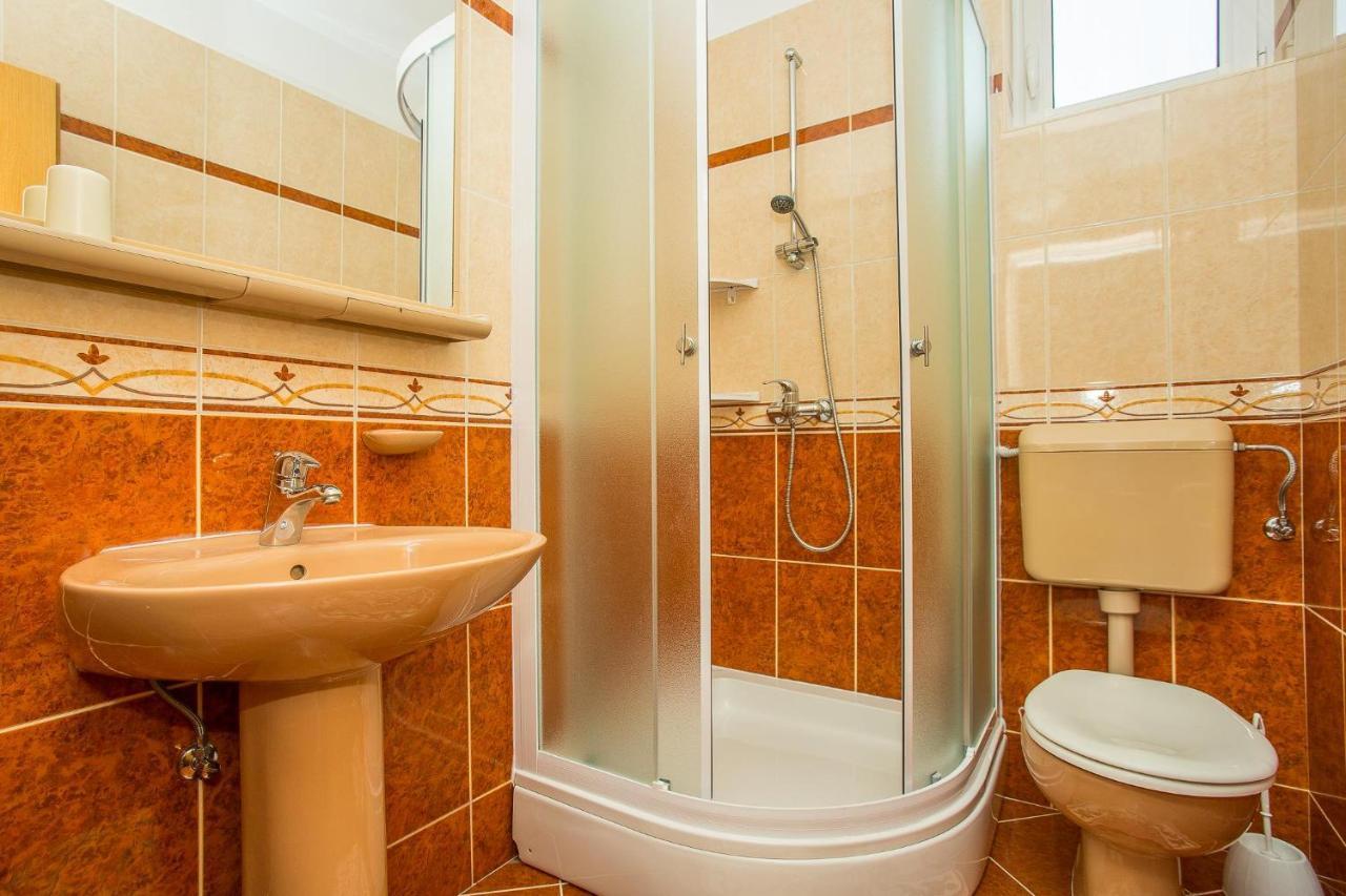 Apartments Nada Palit Kültér fotó